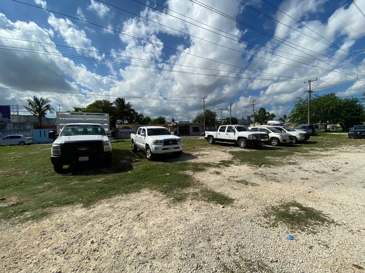 autos en parque de la equidad 3