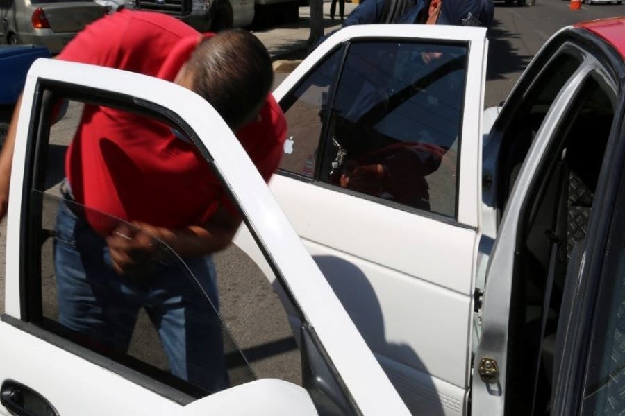 PERMISOS BAJO PRESCRIPCIÓN MÉDICA: Busca SSP eliminar polarizados de 400  mil autos en QR