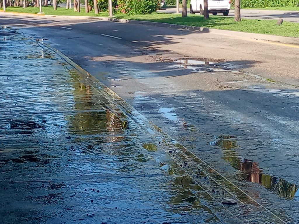 | ROMPEOLAS | Borbotones de aguas negras: Se burla Aguakán de la XVII Legislatura