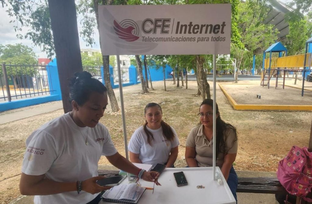 CFE inicia entrega de chips con internet gratuito en Isla Mujeres