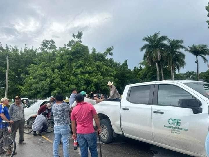 trabajador de CFE retenido