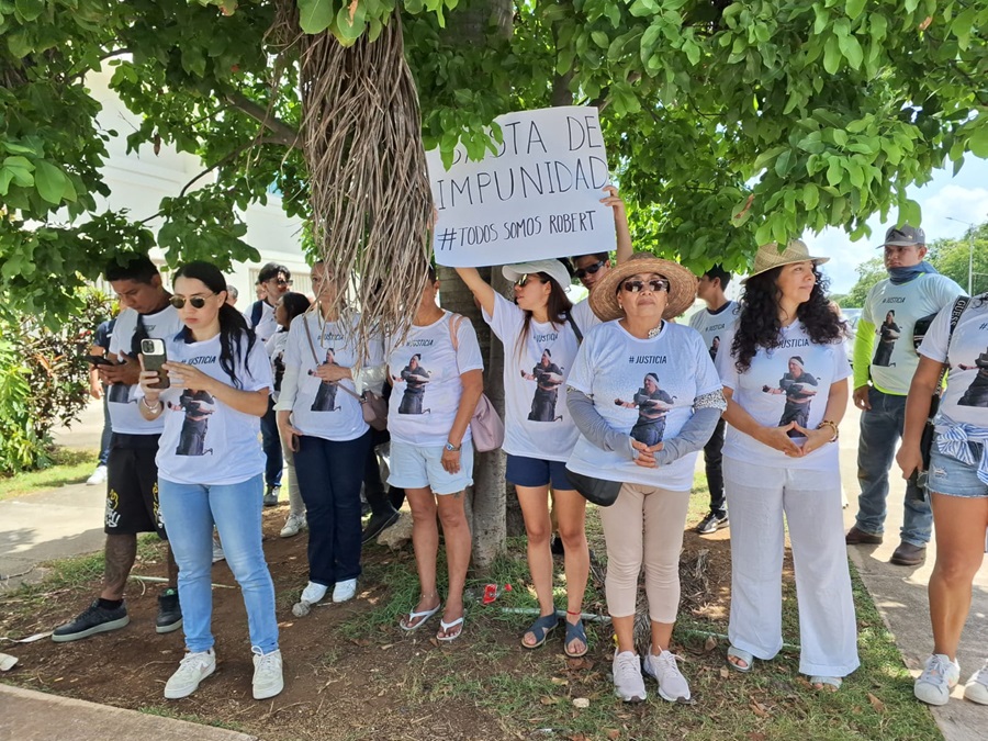 Piden justicia para Roberto González, previo a audiencia en Playa del Carmen